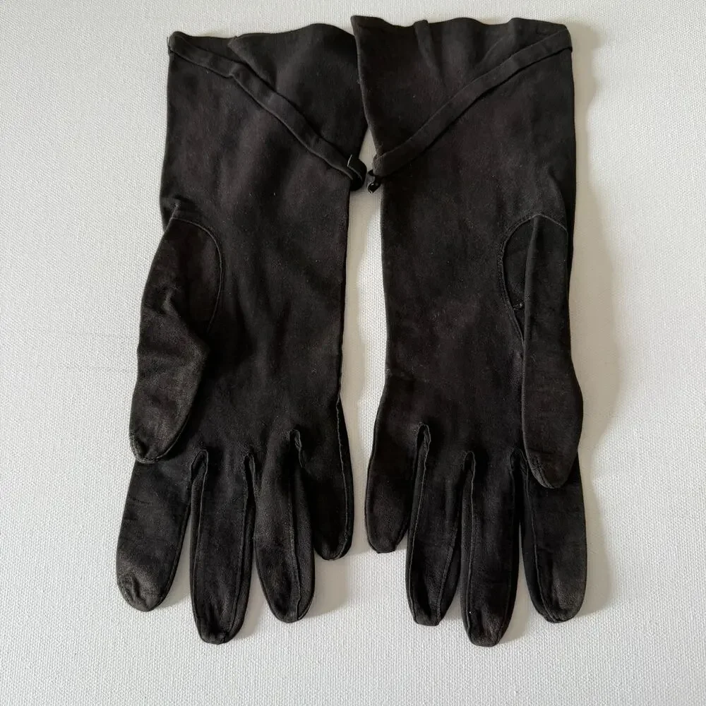 1960s Vintage Lightweight Suede Black Unlined Gloves knot detail Size 7.5